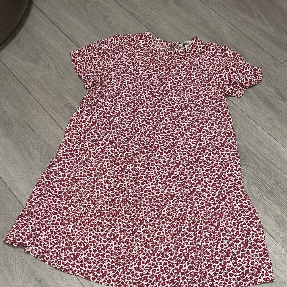 LOFT Burgundy and White Floral dress size 4